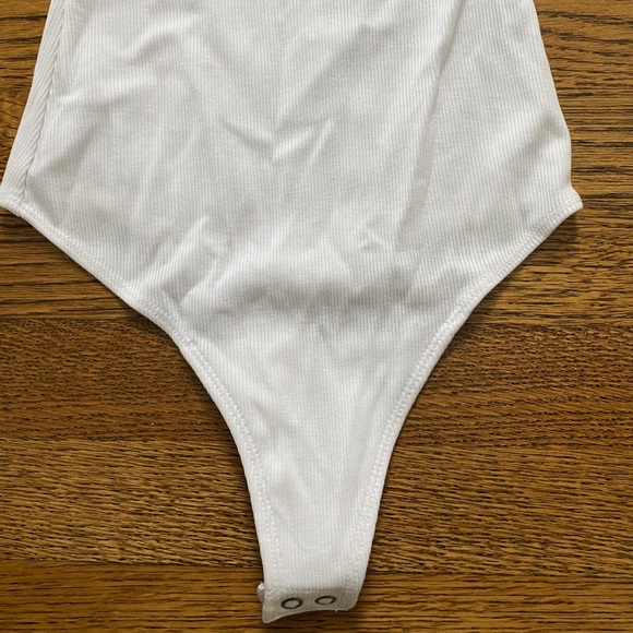 Abercrombie Off-the-Shoulder Bodysuit - Picture 5 of 8